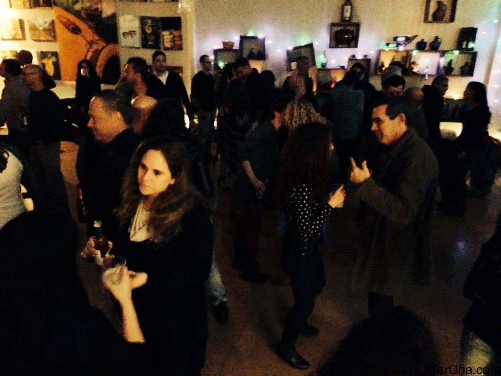 רוקדים במסיבת השנה האזרחית החדשה של כפר אוריה 2015